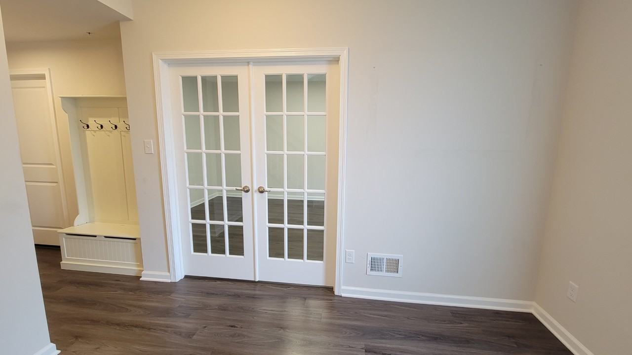 2014 Hemlock Ln #NA - Photo 2 of 33