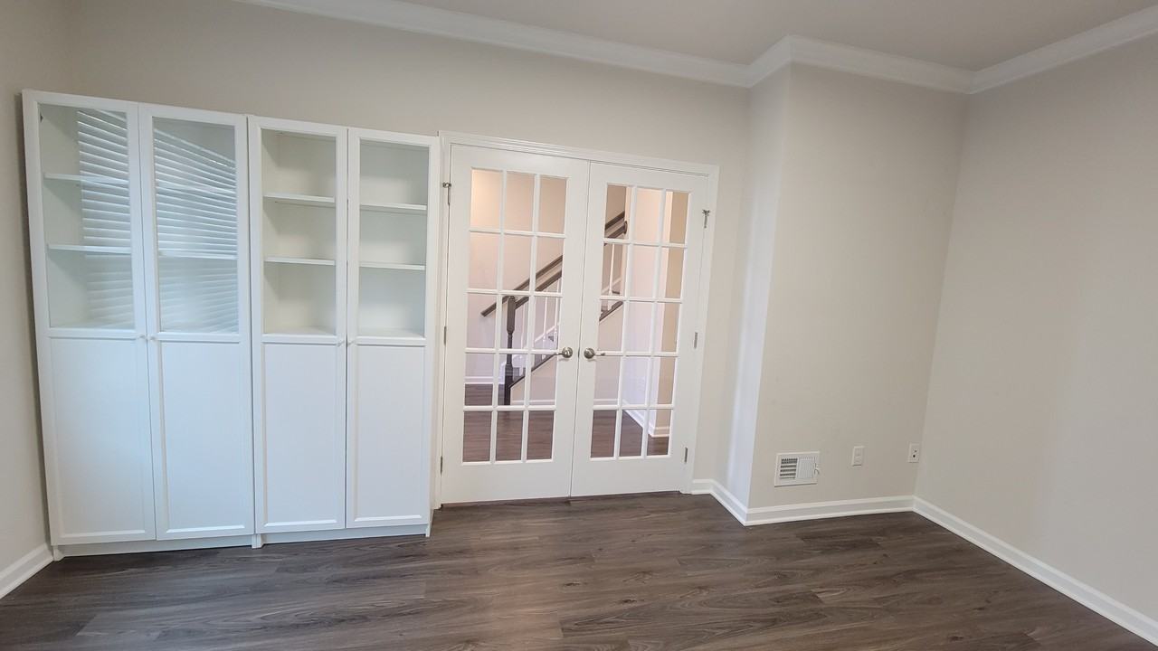 2014 Hemlock Ln #NA - Photo 3 of 33