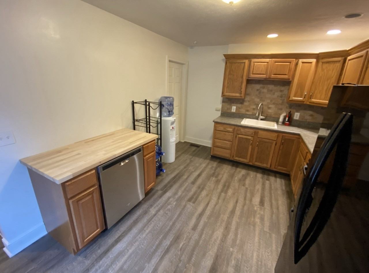 202 11th St - Photo 2 of 9