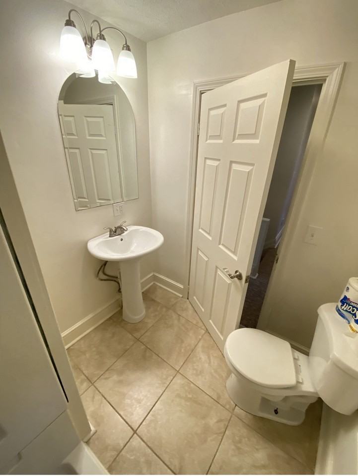 202 11th St - Photo 4 of 9