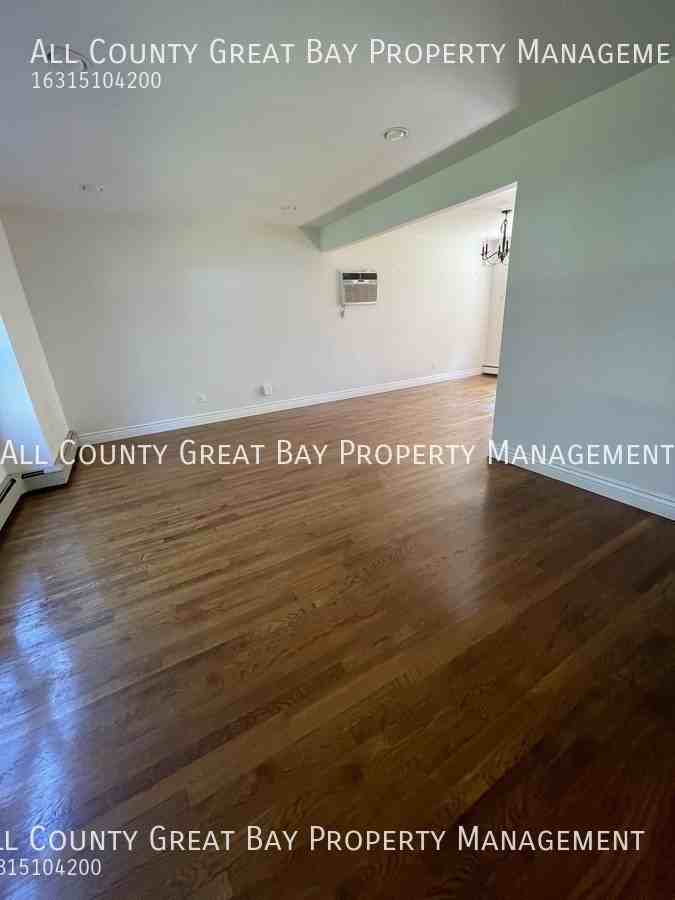 4 Williamsburgh Ln - Photo 2 of 16