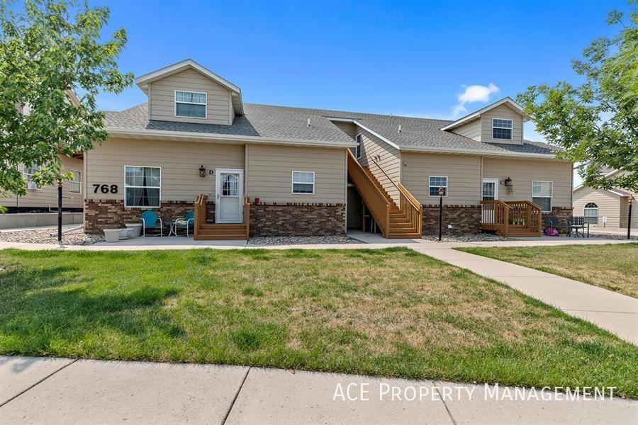 768 Earleen St #F - Photo 2 of 12