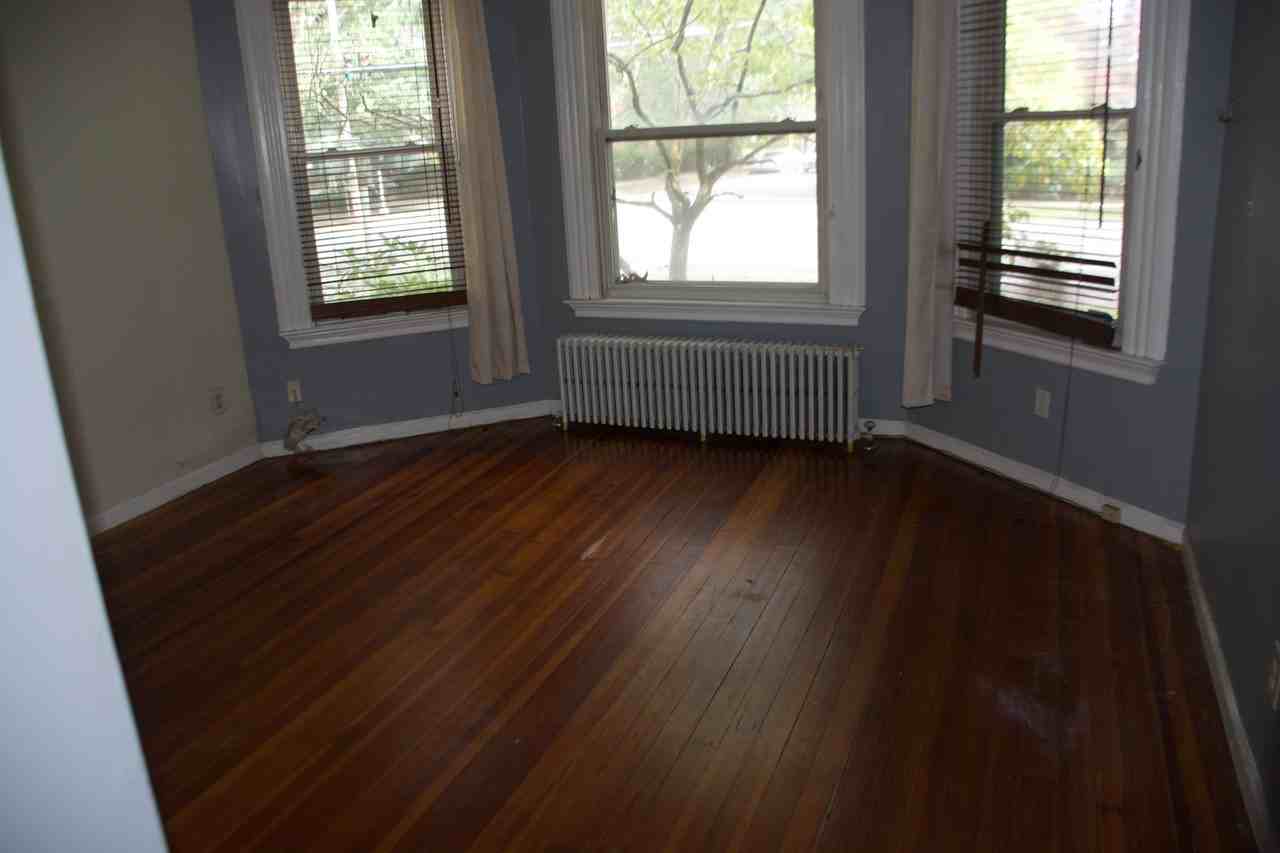 196 Norton St #1stFL - Photo 2 of 9