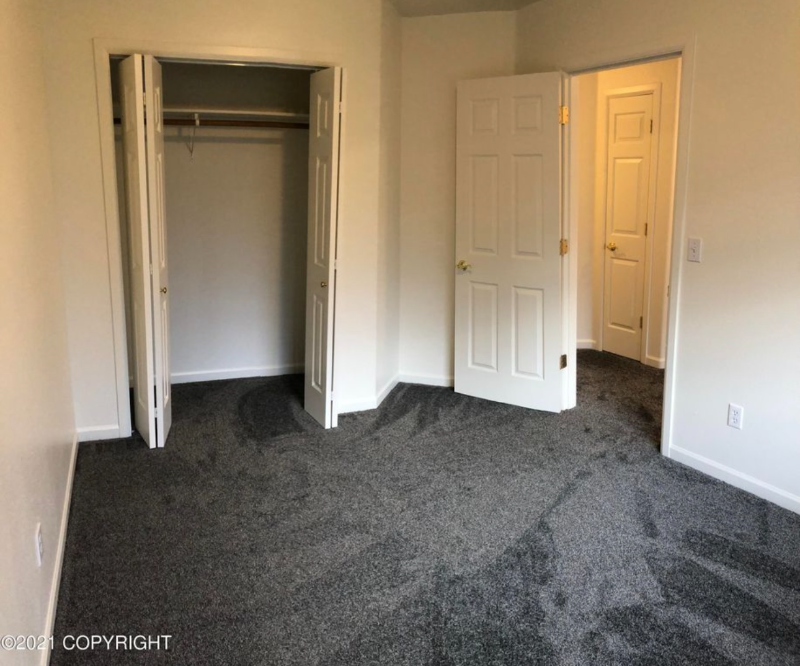 3001 N Chandelle Ct - Photo 3 of 21