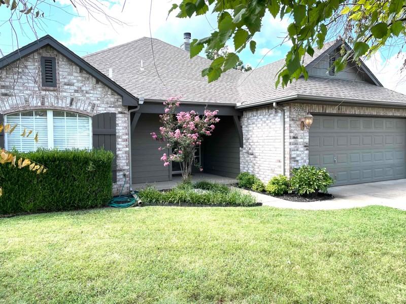 5228 Redbud Pl - Photo 2 of 15