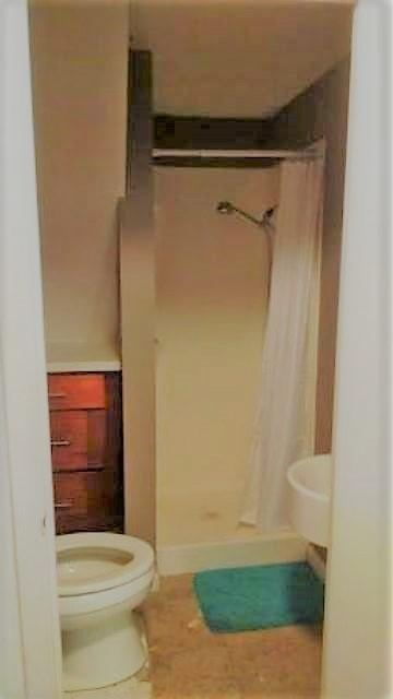 1324 Bay St - Photo 3 of 10
