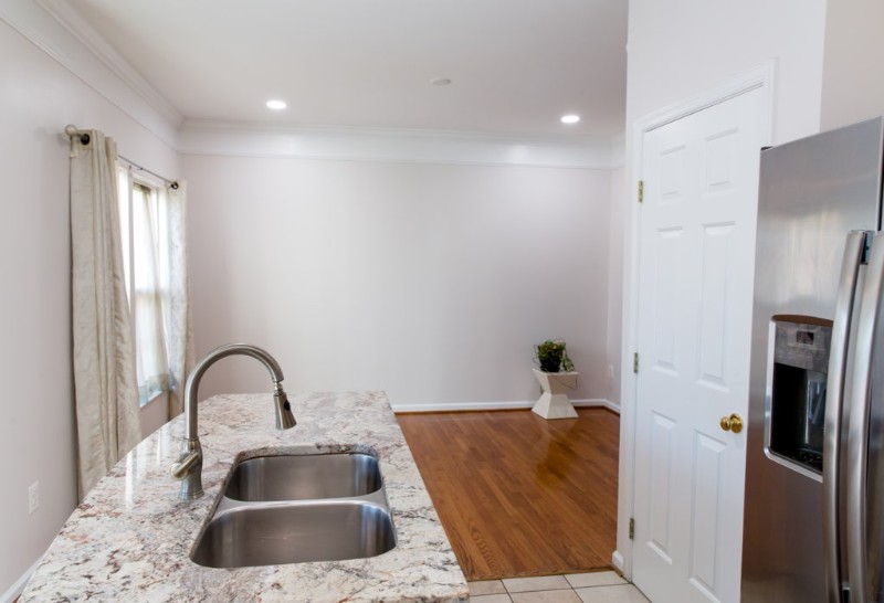 20502 Ashley Ter - Photo 2 of 12