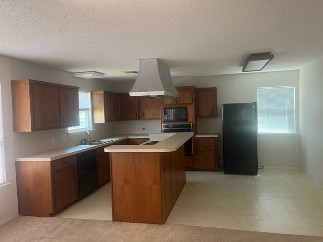 355 Ling St - Photo 3 of 13