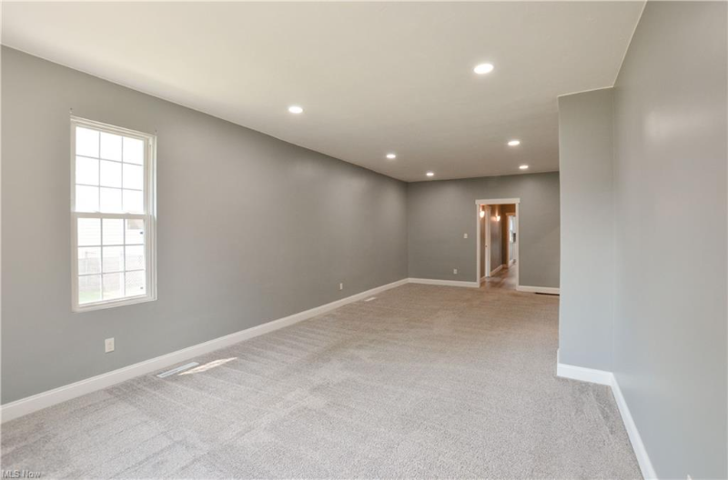 609 Broadway St - Photo 3 of 13