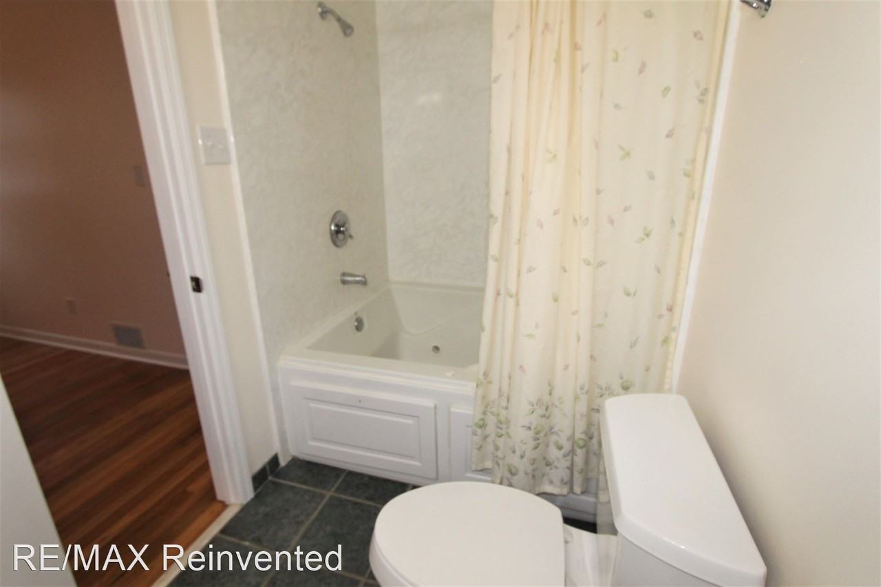 1119 Eisenhower Dr - Photo 3 of 18