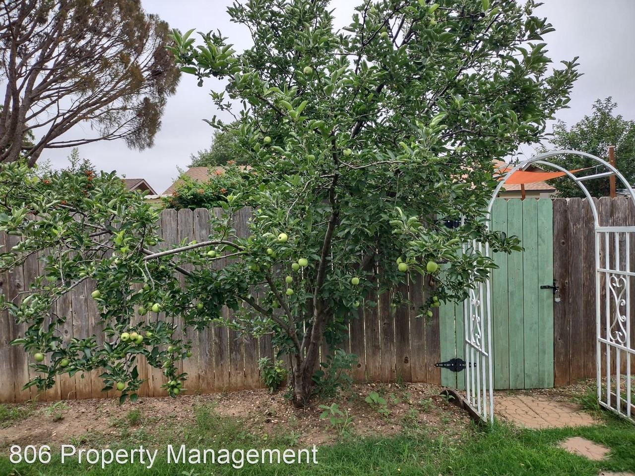 3301 92nd St - Photo 3 of 28