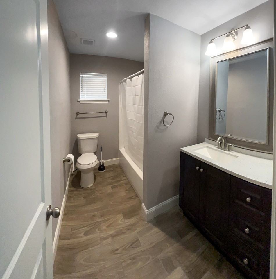 W 4th St - Photo 5 of 8