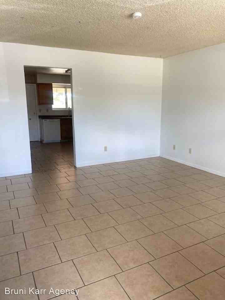 8918 Shoshone Rd Ne - Photo 2 of 10