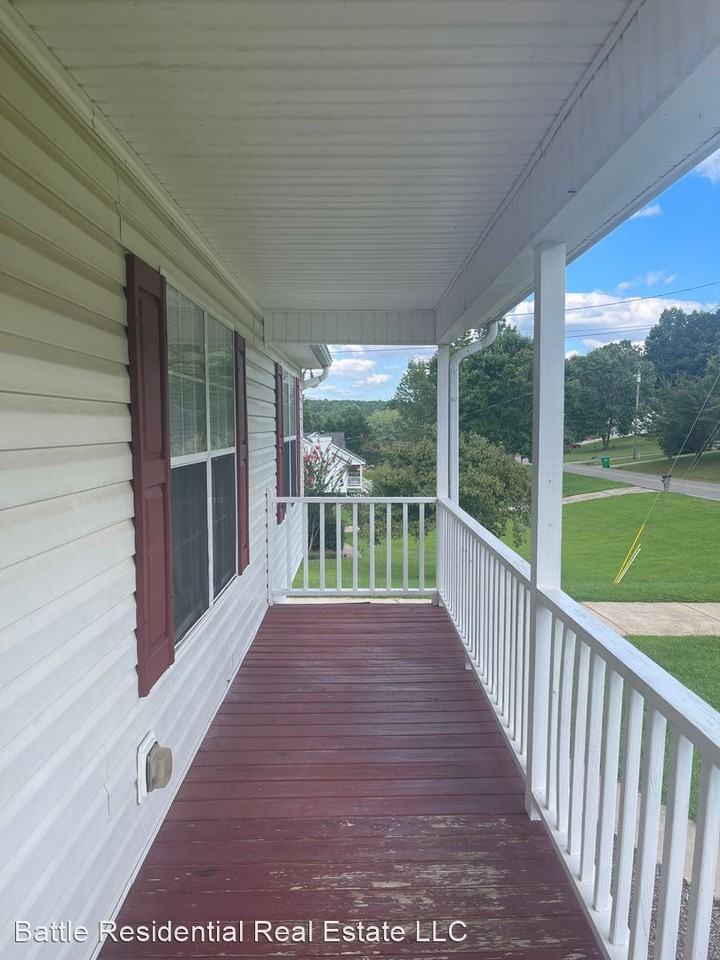 472 Hobson Dr - Photo 3 of 26