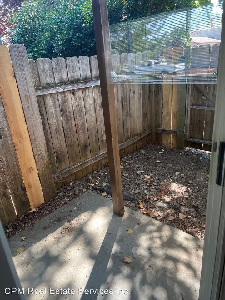 1880 1882 1884 & 1886 Medart Lane - Photo 3 of 9