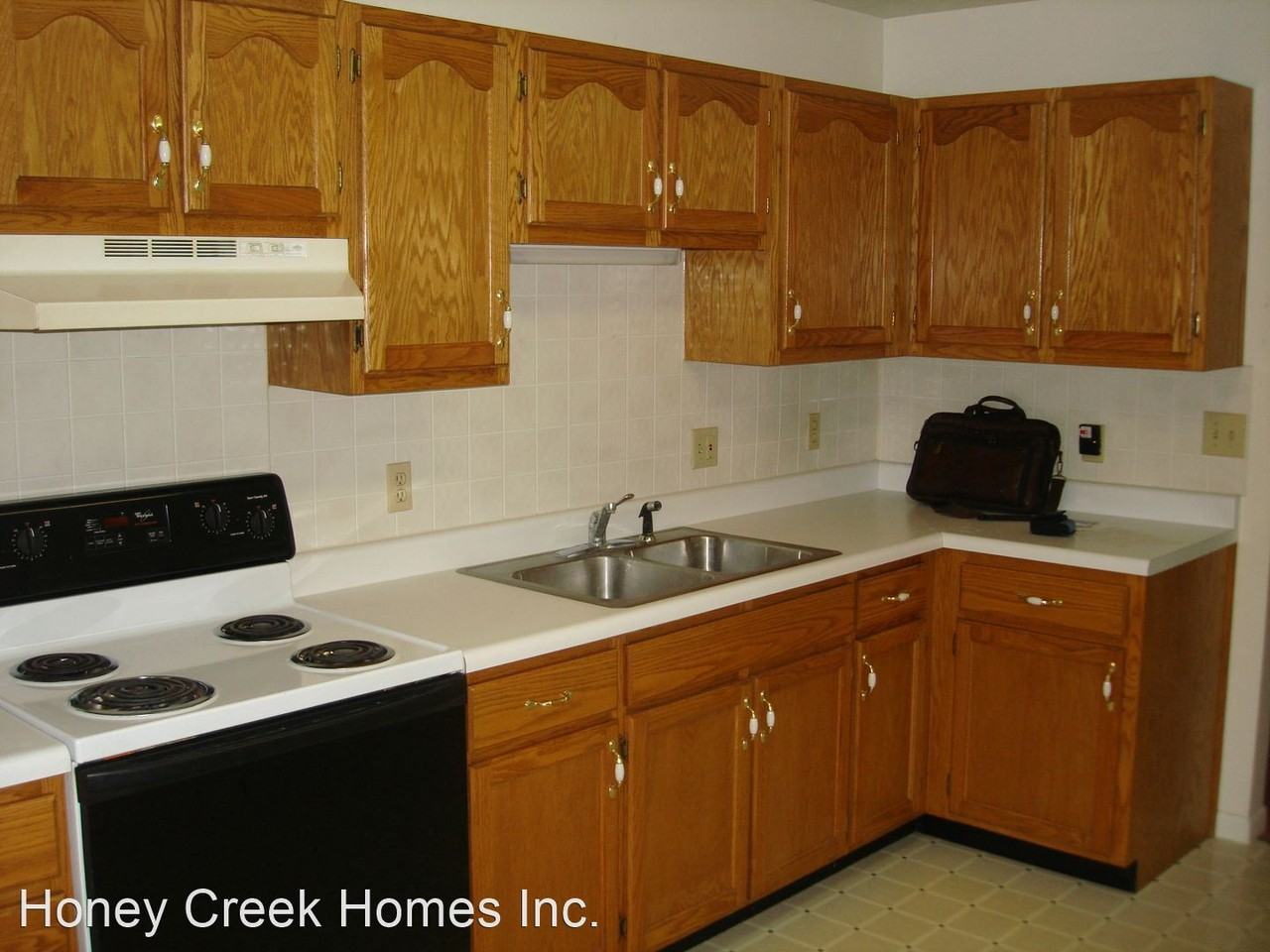 427 W Perry St - Photo 2 of 3