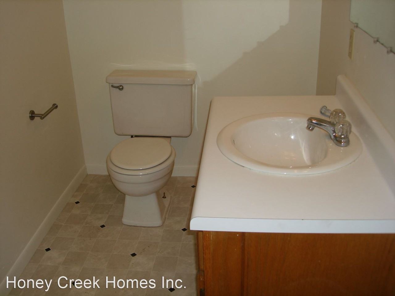 427 W Perry St - Photo 3 of 3