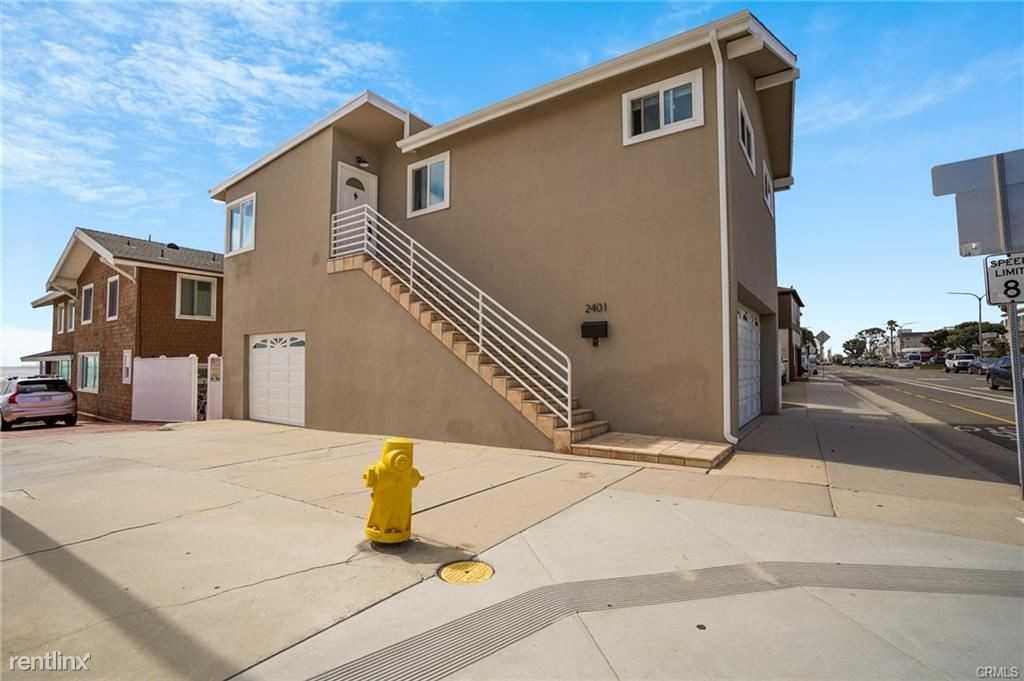 2401 The Strand - Photo 2 of 12