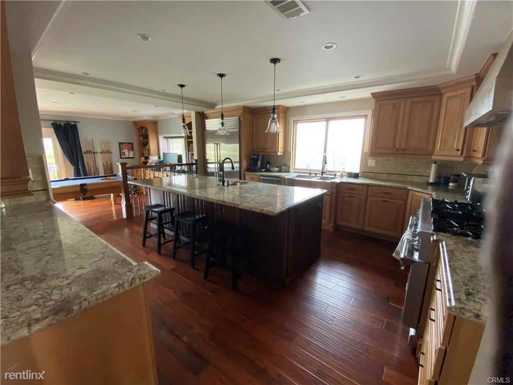 5348 Doris Way - Photo 3 of 7