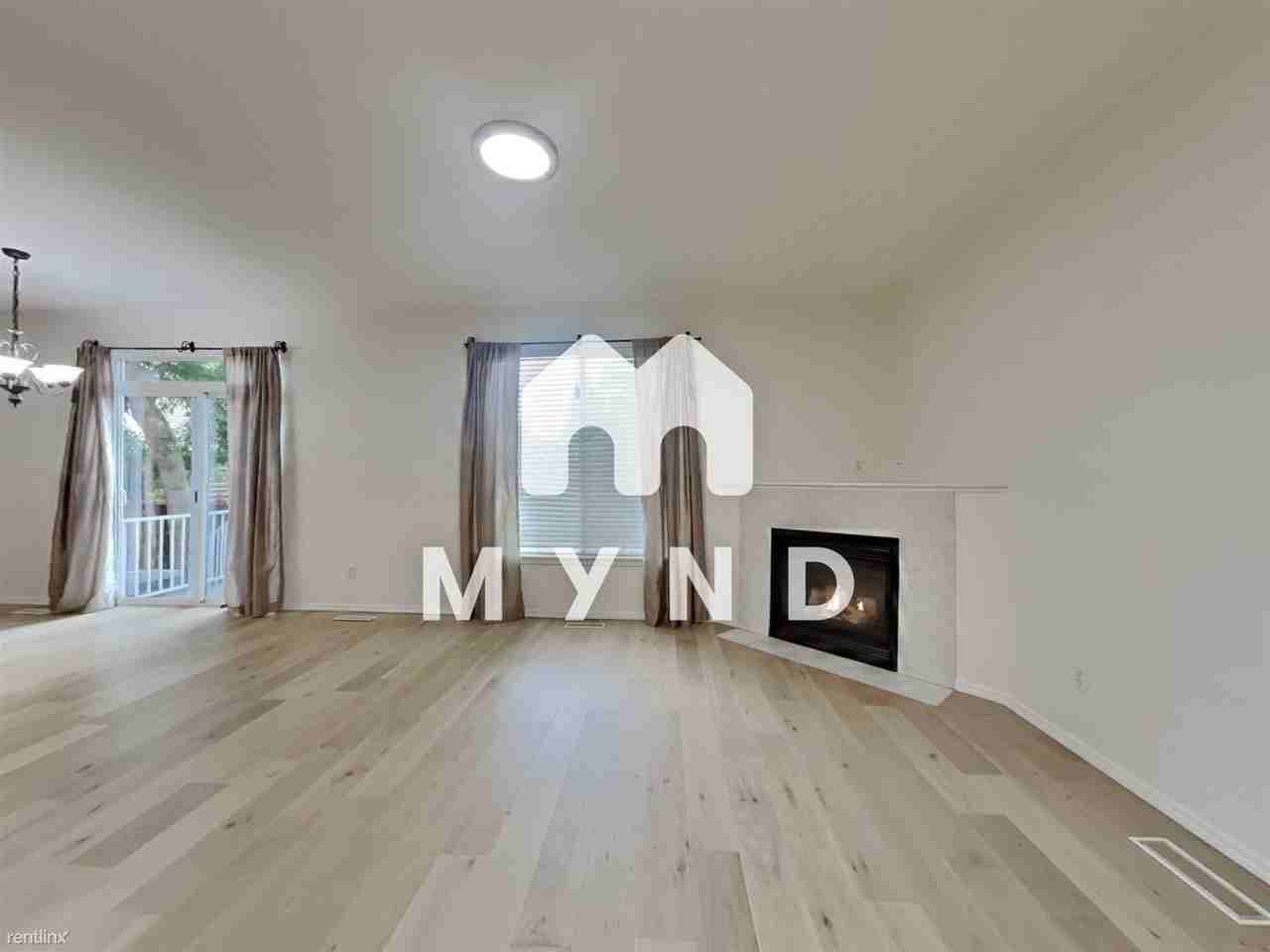 265 Se 42nd Way - Photo 3 of 24