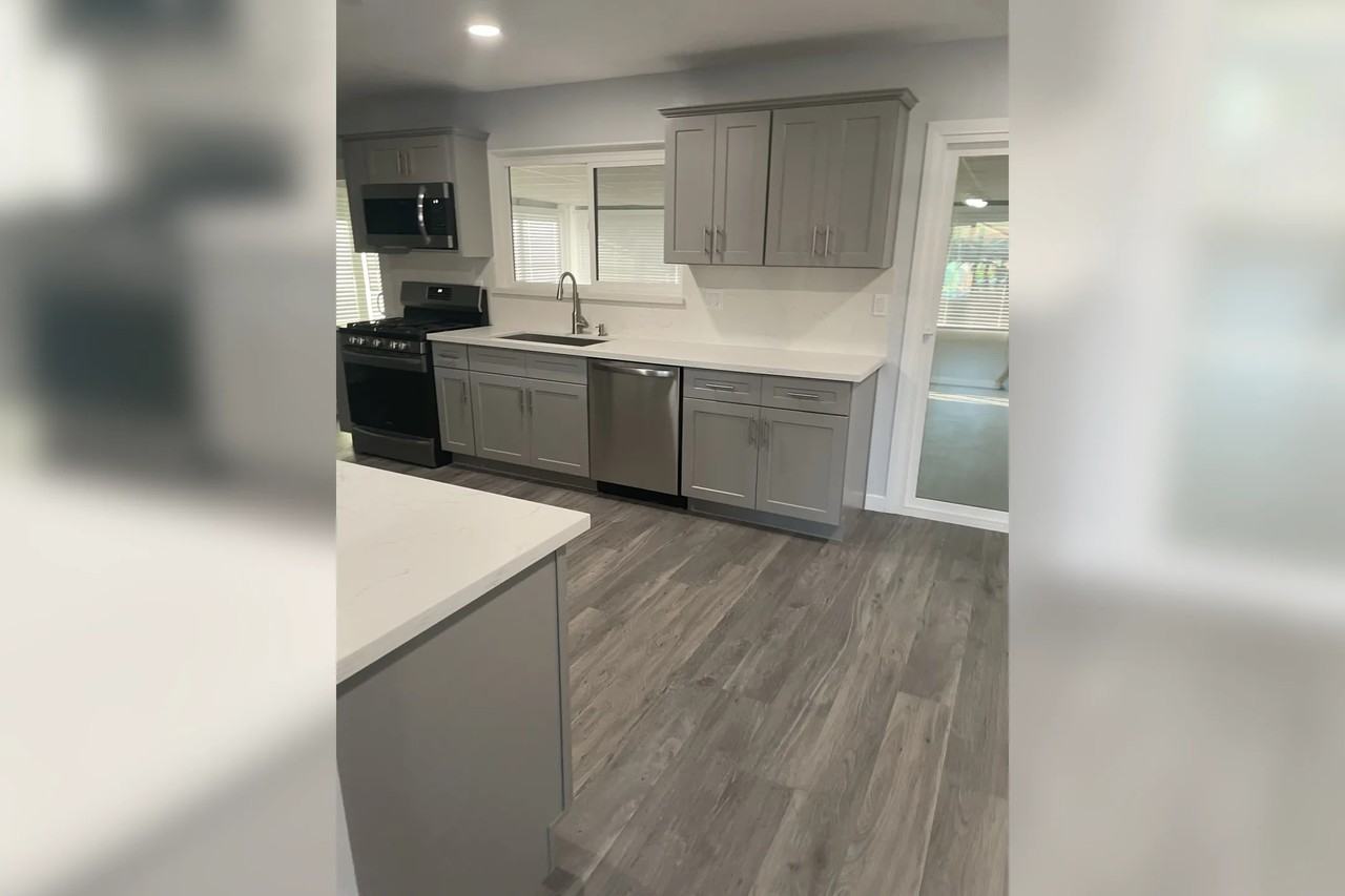5161 Del Sol Cir - Photo 3 of 15