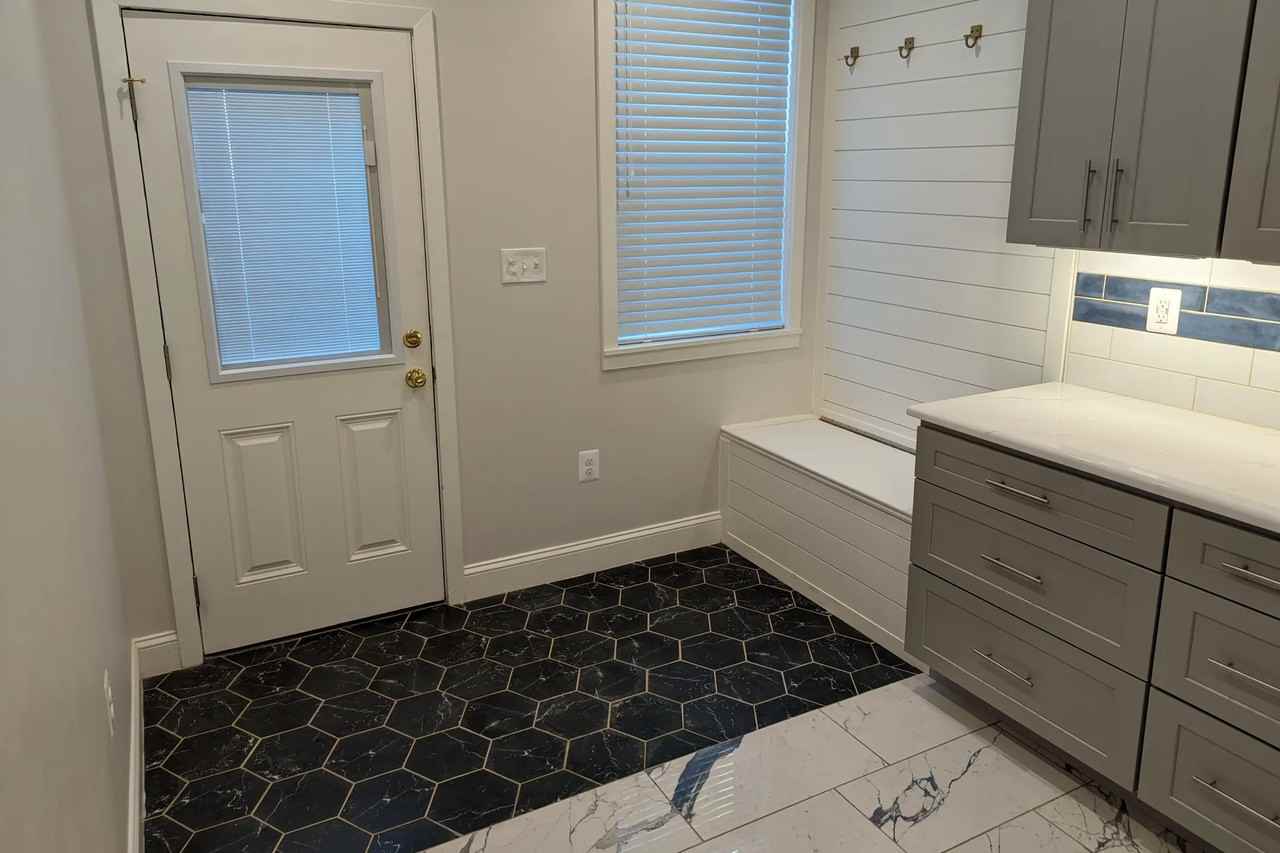 1021 S Hanover St - Photo 2 of 23