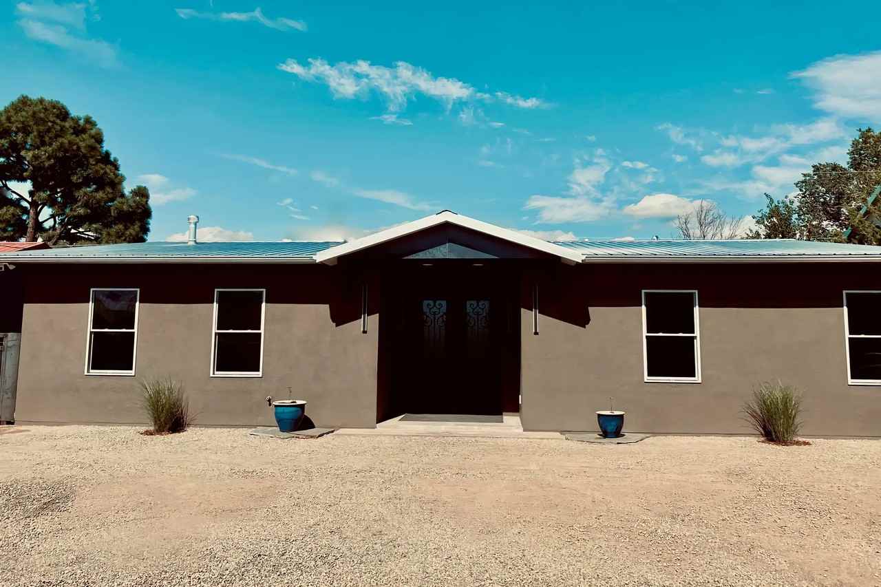 1617 1/2 Agua Fria St - Photo 2 of 38