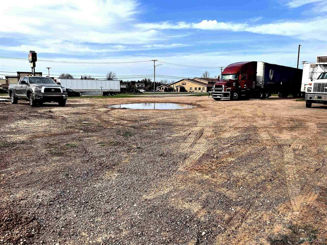 411 Us Highway 41 E - Photo 4 of 6