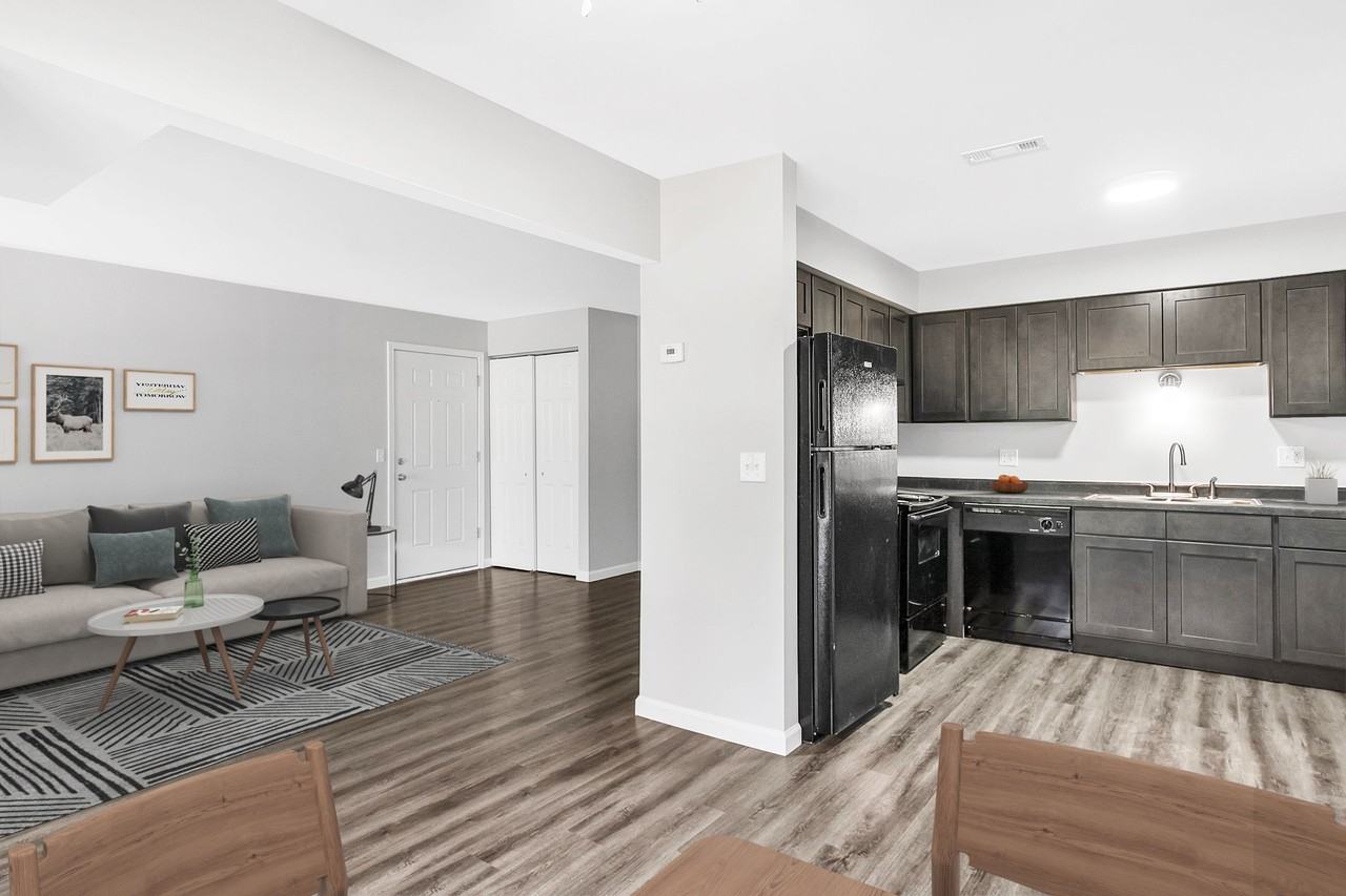 Auburn West - Photo 5 of 23