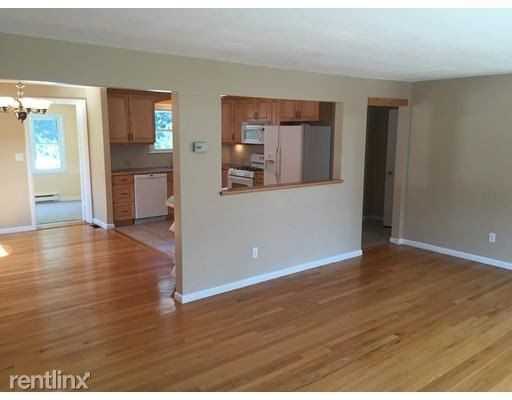 352 Sprague St - Photo 2 of 10