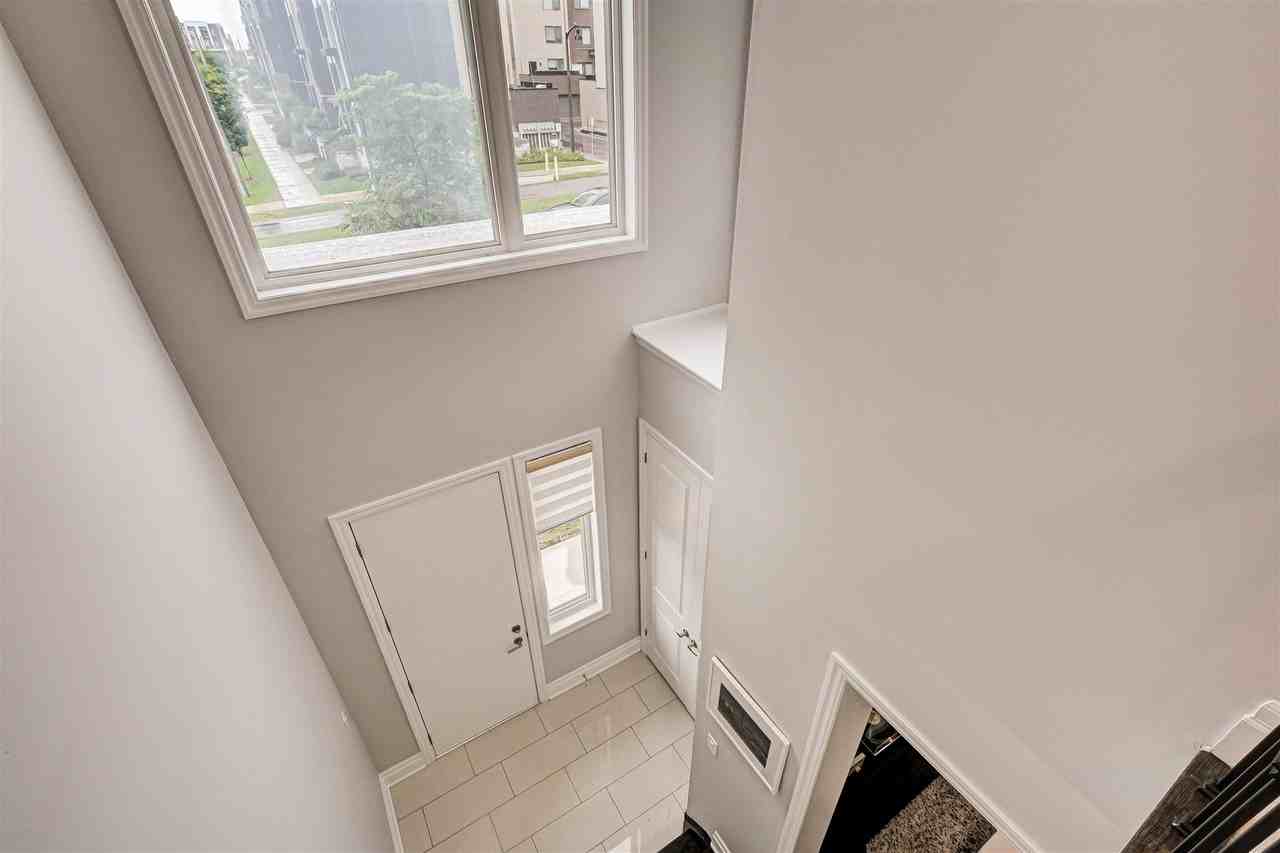 Private room in the Sociable Mansion @ Downsview park - Photo 7 of 18