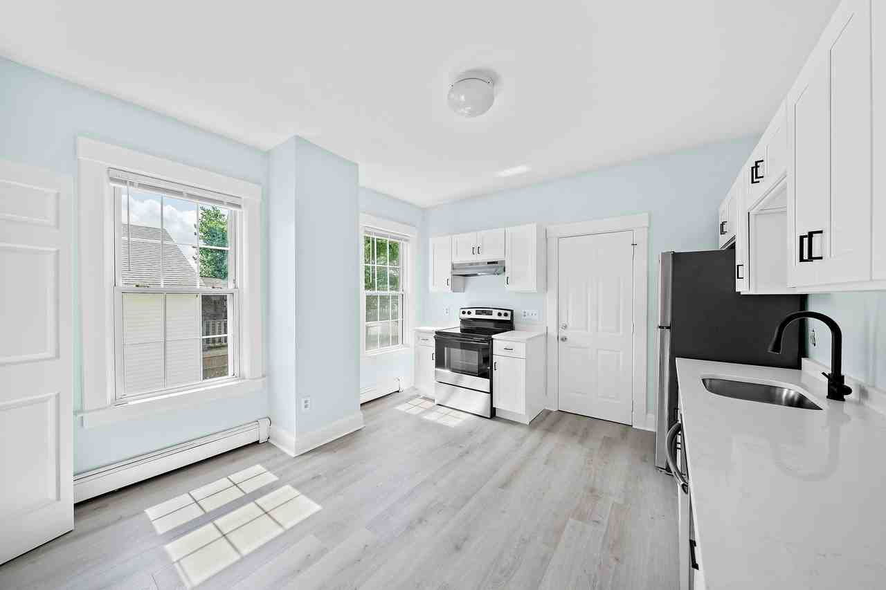 5 Colchester Street #2 - Photo 3 of 10