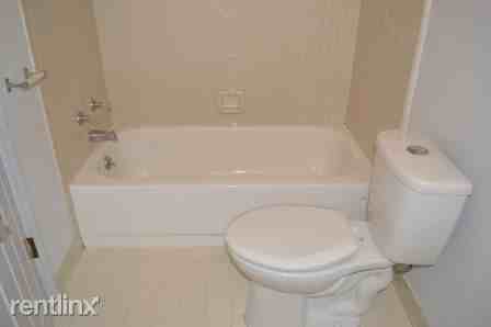 Updated 2 Bed Walled Lake Condo Apartments 1497 Dover Hill N, Walled