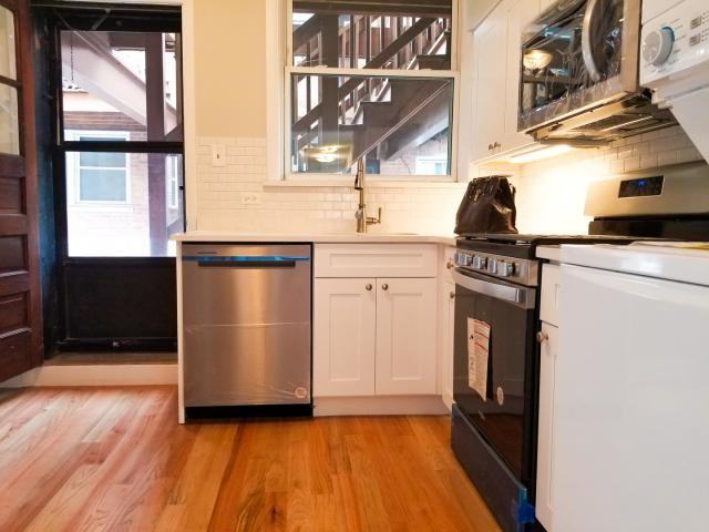 2028 W 35th St - Photo 3 of 14