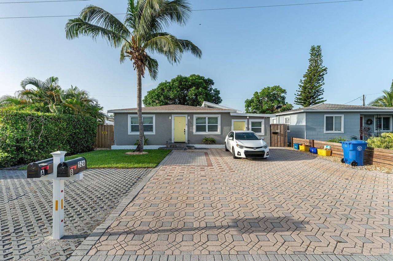 526 W Perry St #1 - Photo 2 of 8