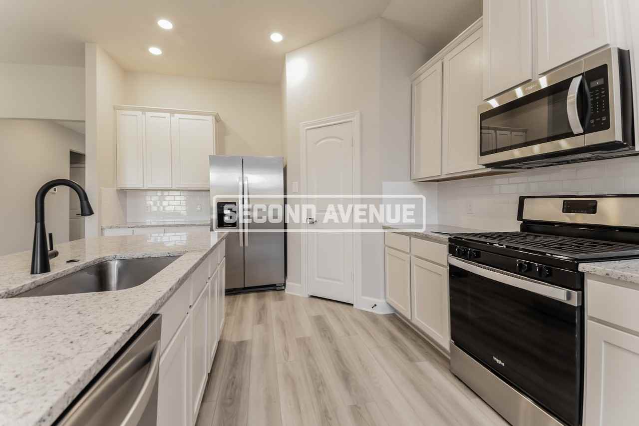 809 Jackel Dr - Photo 2 of 22