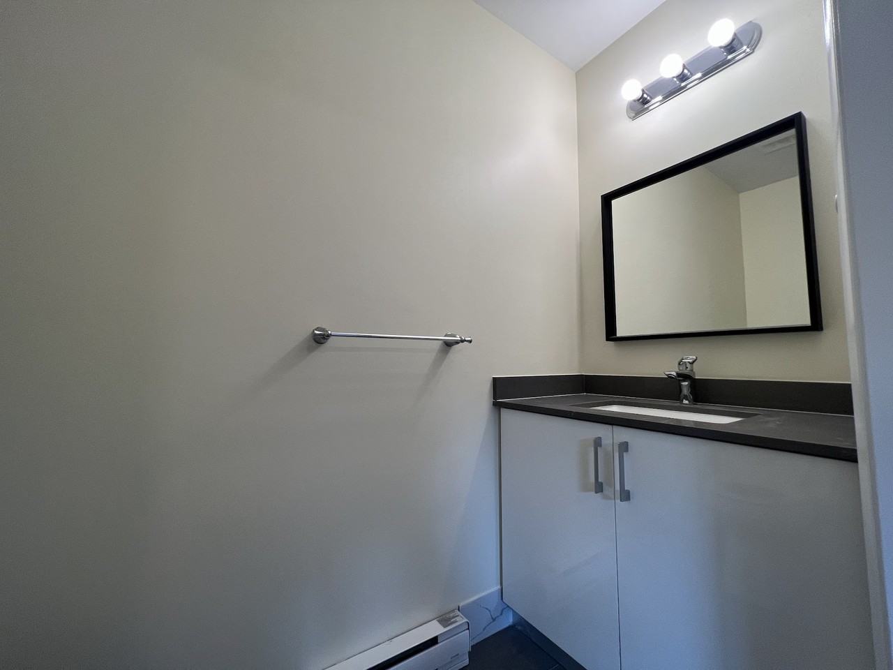 5800 Argyle Street - Photo 3 of 20