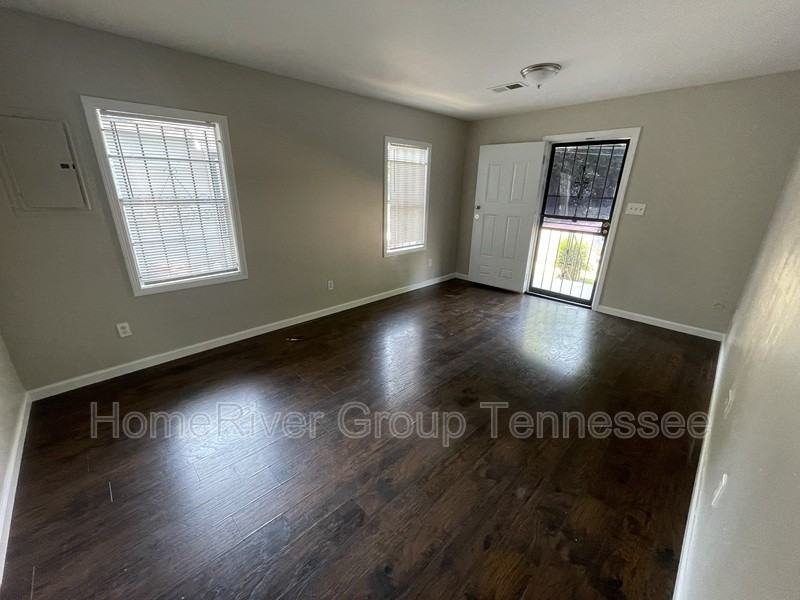 1652 Pope St - Photo 3 of 12