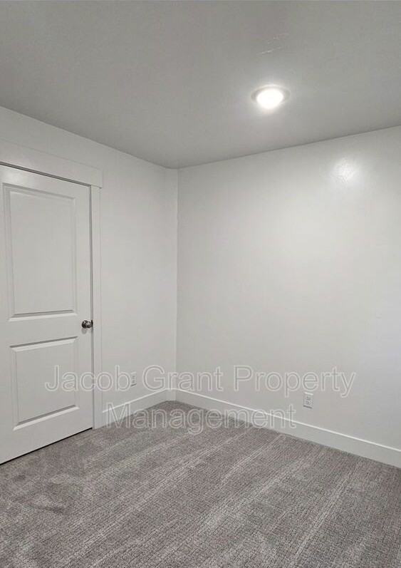 6133 N Freedom Rd #3 - Photo 6 of 12