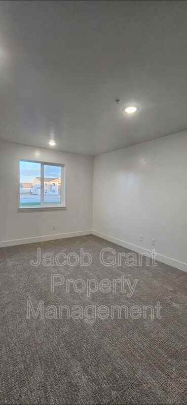 6133 N Freedom Rd #1 - Photo 4 of 12