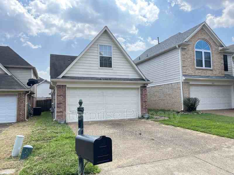 9221 Lazzini Cv - Photo 5 of 43