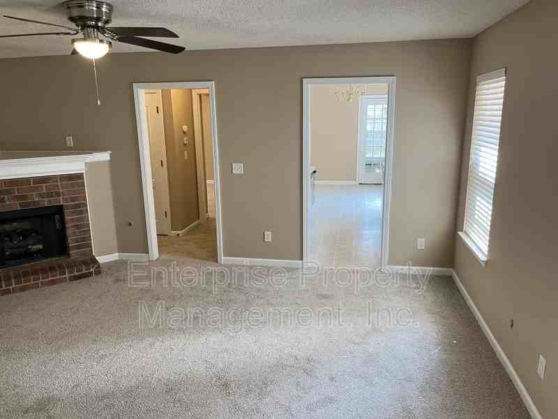 9221 Lazzini Cv - Photo 7 of 43