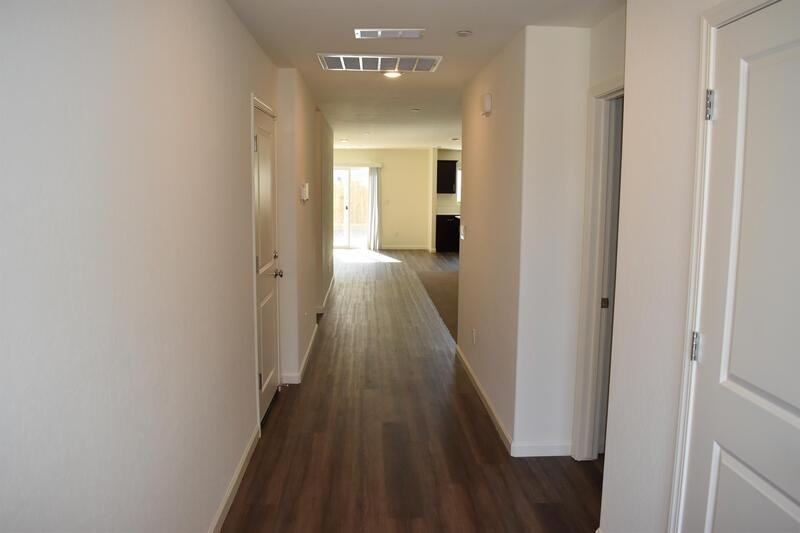 4027 Bayonet Dr - Photo 5 of 40