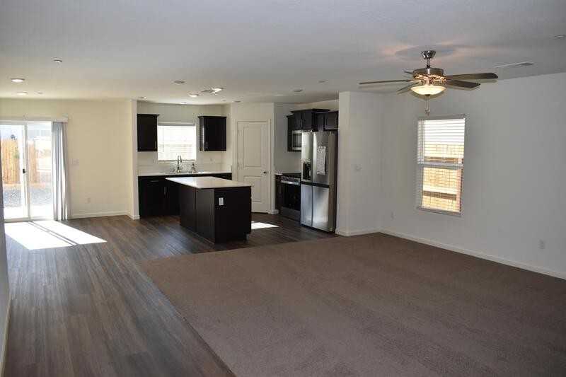4027 Bayonet Dr - Photo 7 of 40