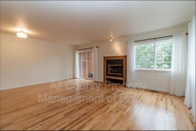 8162 Dry Creek Cir - Photo 3 of 20