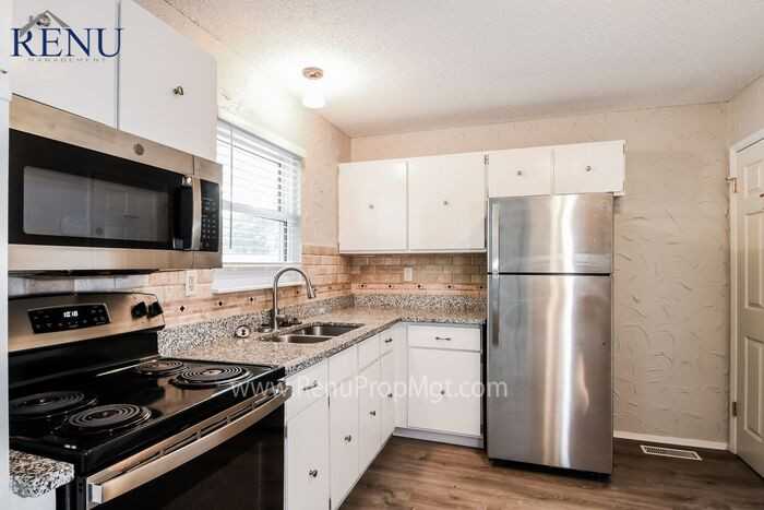 524 Foxtrail Dr - Photo 3 of 17