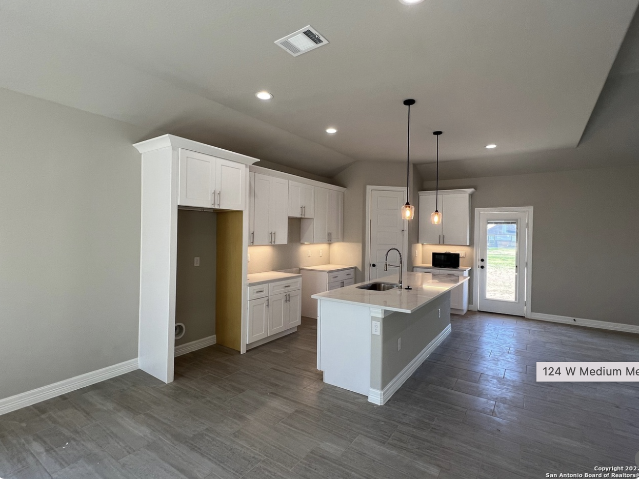 124 W Medium Meadow Dr #NA - Photo 2 of 13