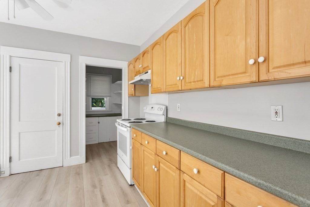 19 21 Avalon Rd #21 - Photo 2 of 30