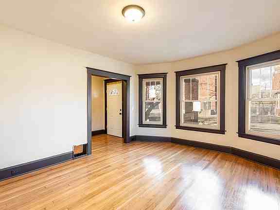 1923 W Bethune St #1 - Photo 2 of 8