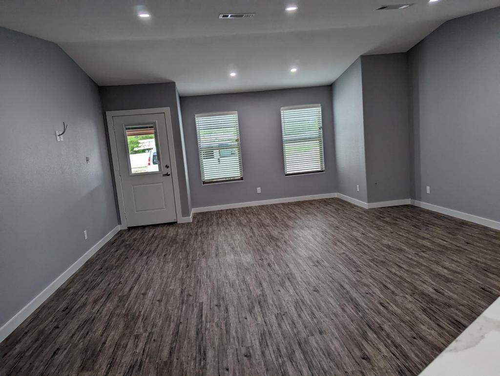 7940 State Highway 19 N - Photo 2 of 26